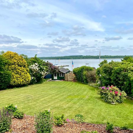 Traumhafter Seeblick Mit Grosser Terrasse Pogeez Екстериор снимка